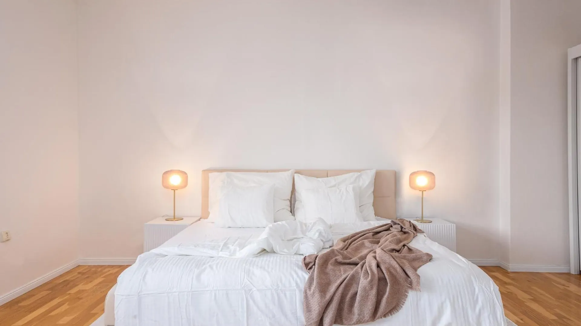 Stylish Gem By Charles Bridge With A Stunning View Apartman Prága